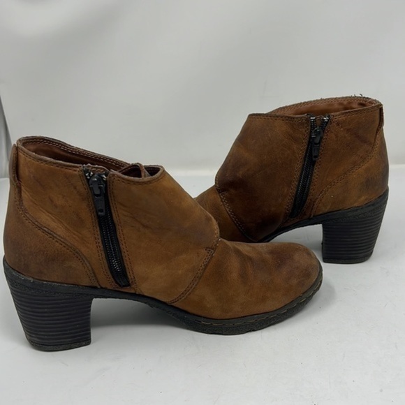 Born BOC boots Leather buckle ankle heel booties size  8 - Picture 8 of 8